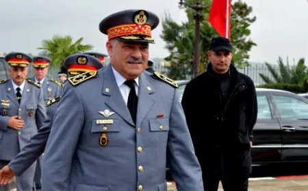 الجنرال الوراق يحل بالجدار الأمني