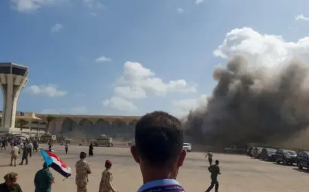 اليمن.. انفجارين بمطار عدن عند وصول وفد الحكومة اليمنية من الرياض