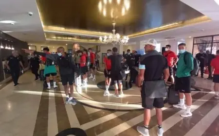 الفيفا والكاف يقرران تأجيل مباراة غينيا والمنتخب المغربي والأسود يعودون إلى الديار