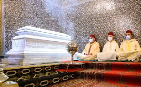 الملك يحيي ذكرى وفاة المغفور له الحسن الثاني
