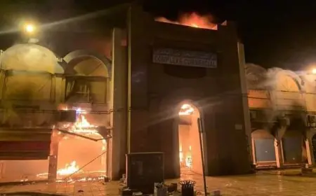 حريق مهول يأتي على عدد من المحلات التجارية في الناظور