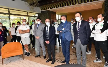 وفد وزاري في زيارة تحفيزية للمنتخب المغربي