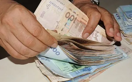 الحكومة ترفع من الحد الادنى للأجور بالقطاع الخاص