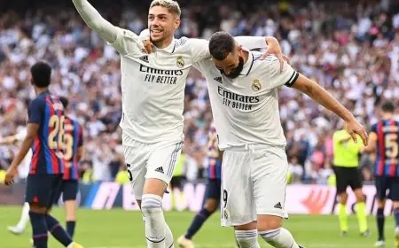 ريال مدريد يهزم برشلونة في الكلاسيكو ويتصدر الليغا