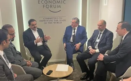 اخنوش يلتقي بالمستثمر الهندي "اداني" على هامش مؤتمر "دافوس"