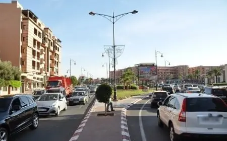 مراكش... العطلة البينية تؤثر على حركية المرور و مواطنون ينتظرون بشغف الانفاق تحت أرضية