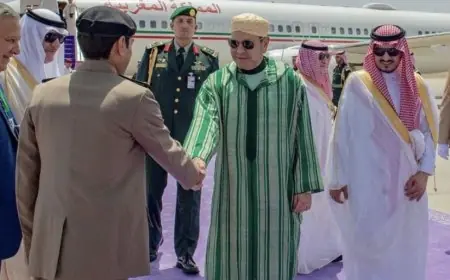وصول صاحب السمو الملكي الأمير مولاي رشيد إلى جدة للمشاركة في القمة العربية