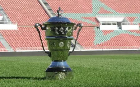 الجامعة تكشف عن موعد و ملعب نهائي كأس العرش بين الرجاء الرياضي و نهضة بركان