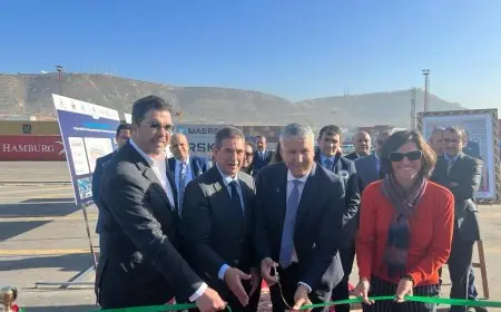 وزير الفلاحة يدشن سفينة للابحاث بميناء أكادير