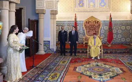 جلالة الملك يعين عددا من السفراء الجدد