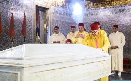 الملك محمد السادس يترحم على روح المغفور له محمد الخامس
