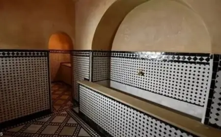 وزارة الداخلية تمنح قرار فتح أو إغلاق الحمامات بيد الولاة و العمال