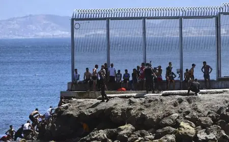 إحباط محاولة للهجرة إلى سبتة من طرف 200 شخص