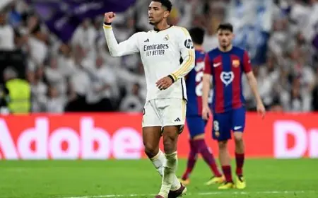 ريال مدريد يهزم غريمه برشلونة ويقترب من اللقب 36 في الليغا