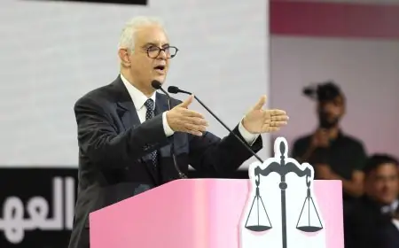 الملك يهنئ نزار بركة بعد إعادة انتخابه أميناً عاماً لحزب الاستقلال