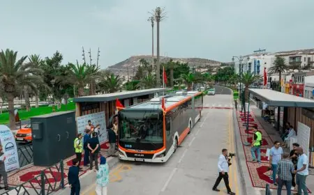 تقديم الحافلة الأولى لمشروع خط حافلات "الباص واي" بأكادير الكبير