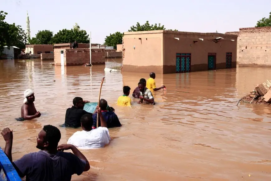 ازيد من 100 قتيل في "فيضانات السودان"