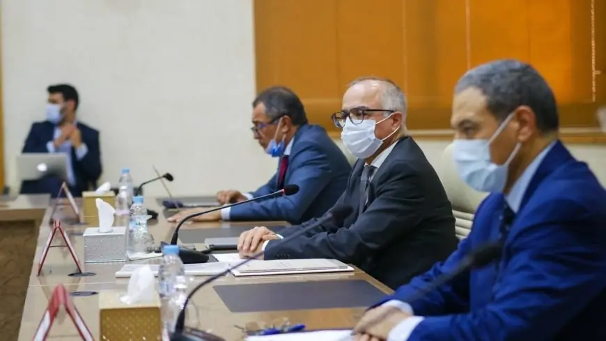 لجنة النموذج التنموي تجتمع مع منتخبي ومسؤلي جهة العيون
