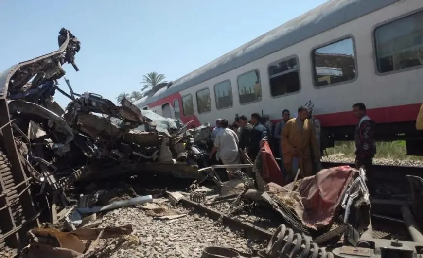 مصر.. مقتل 23 شخص واصابة أكثر من 130 بجروح في حادث القطار الذي وقع الأحد شمال القاهرة