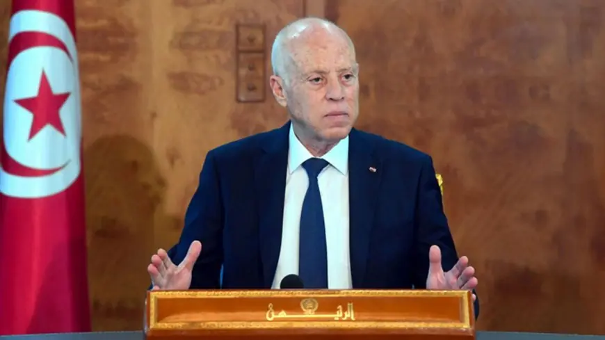 الرئيس التونسي يمدد  تجميد البرلمان حتى العام المقبل
