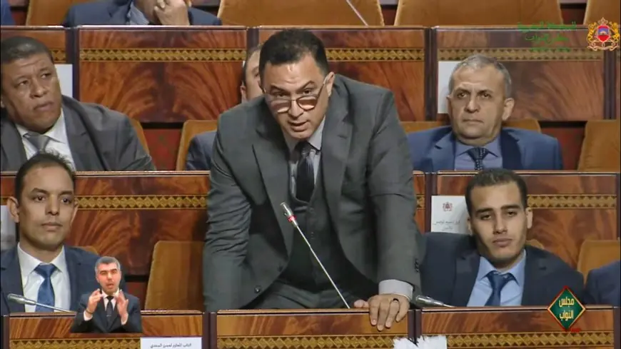 الزيتوني يدين الخطوة الحمقاء لرئيس تونس ويذكره بدعم الملك