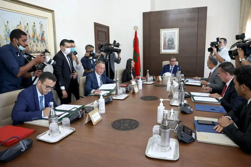 اخنوش يشرف على توقيع اتفاقية متعلقة بـ "برامج دعم الابتكار الصناعي"