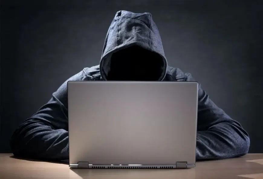 بسبب قرصنة البطاقات البنكية .. إيقاف شخص مبحوث عنه من طرف الانتربول بمطار الدارالبيضاء