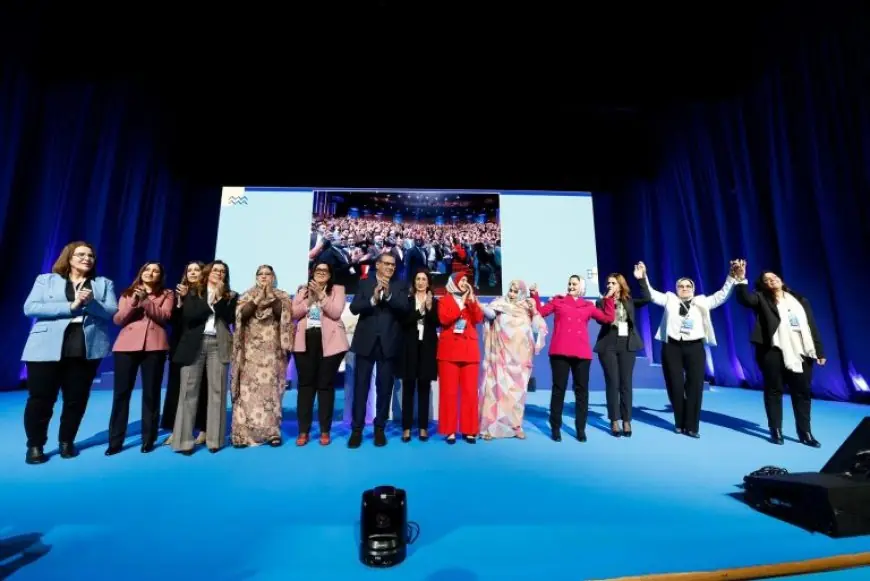 أخنوش يعلن عن قرب تنزيل سياسة عمومية لمحاربة العنف ضد المرأة والنهوض بحقوقها الاقتصادية والإجتماعية