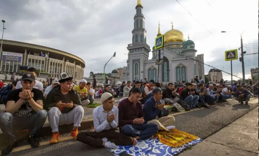 المسلمون في أوروبا يحتفلون بعيد الفطر يوم الاربعاء