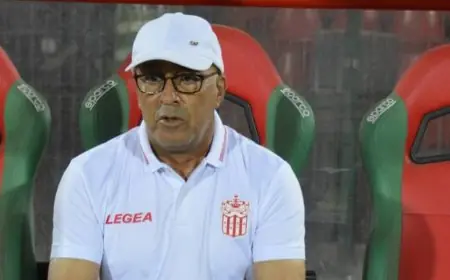 جمهور حسنية أكادير ينتفض ضد مدرب الفريق ويطالب برحيله