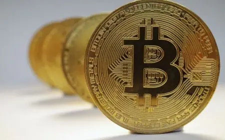 سعر عملة بيتكوين يقترب من 70 الف دولار