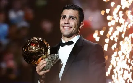 الاسباني رودري لاعب مانشستر سيتي يفوز بالكرة الدهبية لسنة 2024