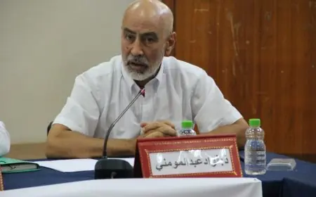 النيابة العامة بالدار البيضاء تقرر متابعة فؤاد عبد المومني في حالة سراح