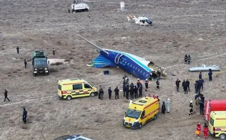 تحطم طائرة ركاب أذربيجانية في كازاخستان يودي بحياة 42 شخصا