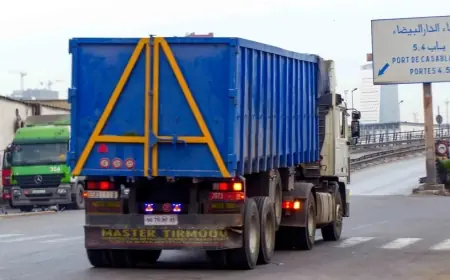 الأشغال وكثرة الازدحام يقلق سائقي الشاحنات بالدارالبيضاء