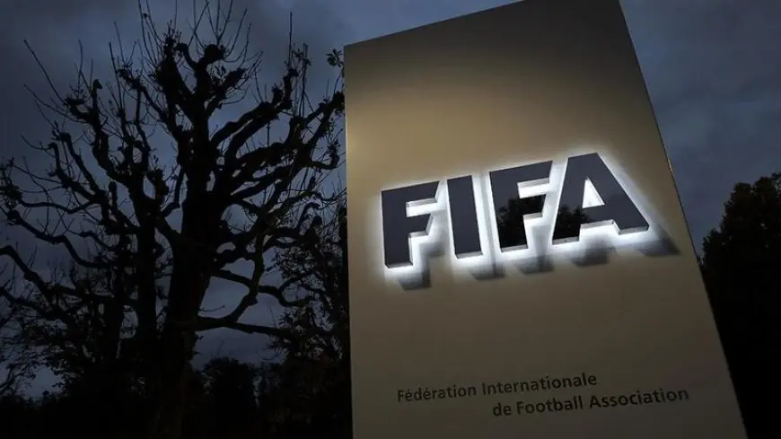 فيفا يمنع 11 فريقا مغربيا من الانتدابات الشتوية بسبب تراكم الديون