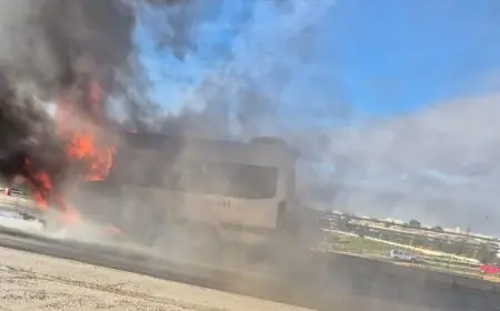 حريق مهول يلتهم حافلة نقل مستخدمين بالدار البيضاء