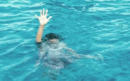 بعد عملية بحث مكثفة.. العثور على جثة طفل سقط في ساقية بأرفود