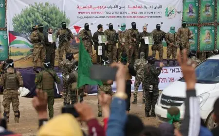 حركة حماس تسلم خمسة رهائن إسرائيليين ضمن الدفعة السابعة من صفقة تبادل الأسرى