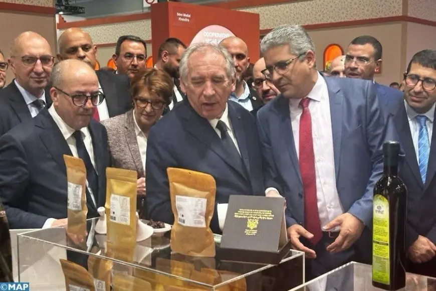 الوزير الأول الفرنسي يزور الجناح المغربي بالمعرض الدولي للفلاحة بباريس