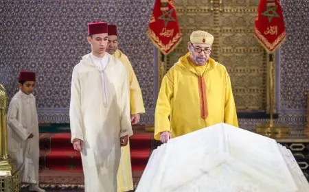 الملك محمد السادس يترحم على روح المغفور له محمد الخامس