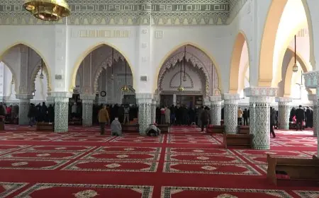 اشتباك بالأيدي بين سيدتين في مسجد بفاس يستنفر الأمن