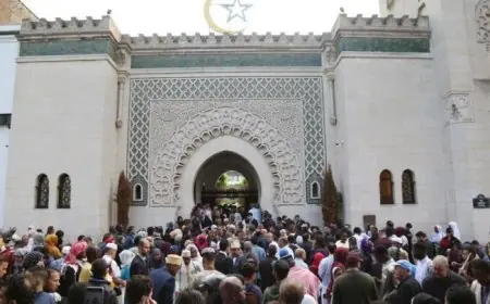 يوم الأحد أول أيام عيد الفطر في فرنسا