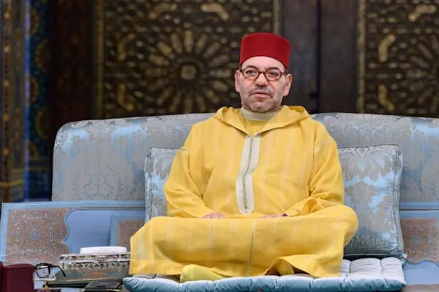 الملك محمد السادس يؤدي صلاة عيد الفطر بمسجد أهل فاس بالرباط