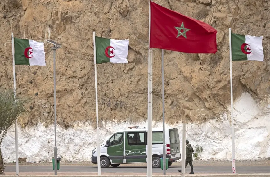 السلطات الجزائرية تفرج عن 23 مغربيا بعد استيفاء محكوميتهم