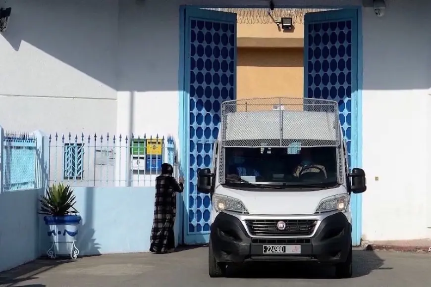 المتابعين في قضية رشق السيارات بالحجارة بالدار البيضاء يغادرون سجن عكاشة
