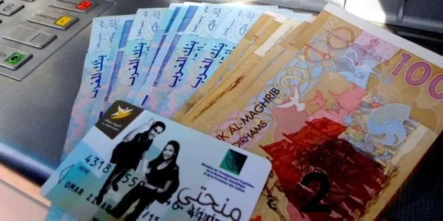 وزارة التعليم العالي تدرس صرف منحة الطلبة بشكل شهري