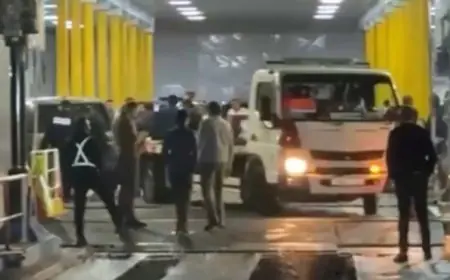 عطب مفاجئ يعطل حركة باخرة في ميناء طنجة.. ويترك عشرات المسافرين عالقين