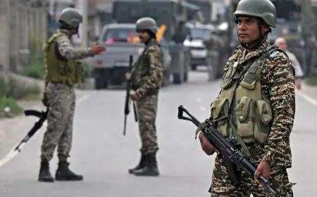 تصاعد التوتر مع باكستان يدفع الهند لتعزيز الأمن البحري في مومباي