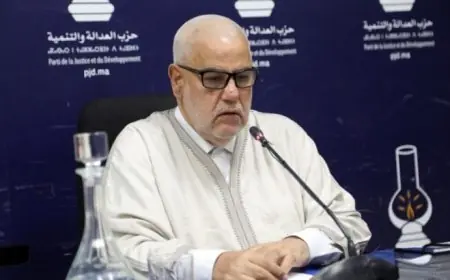 عبد الإله بنكيران يطمئن المواطنين بعد تعرضه لإصابة في الركبة